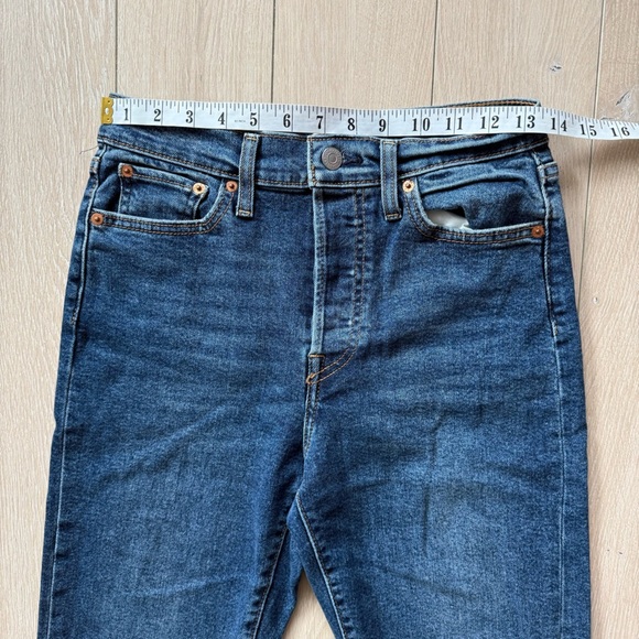 Levi’s Wedgie Straight Distressed Jeans Women’s Size 28 - Picture 2 of 15